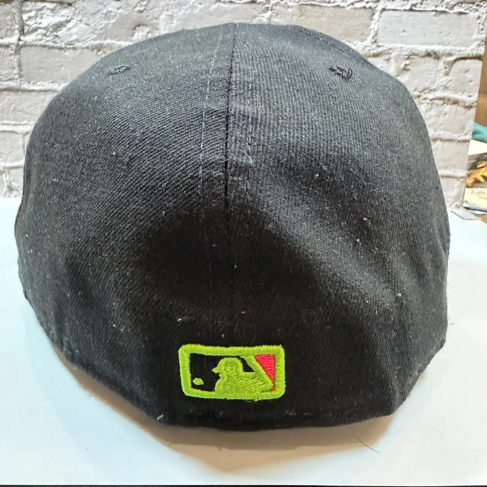 New Era 59FIFTY Arizona Diamondbacks Mens Size 7 3/4 Black Neon Green Fitted Hat